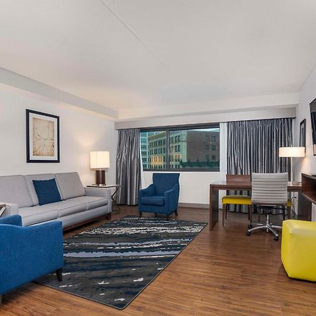 Embassy Suites By Hilton Indianapolis Downtown מראה חיצוני תמונה
