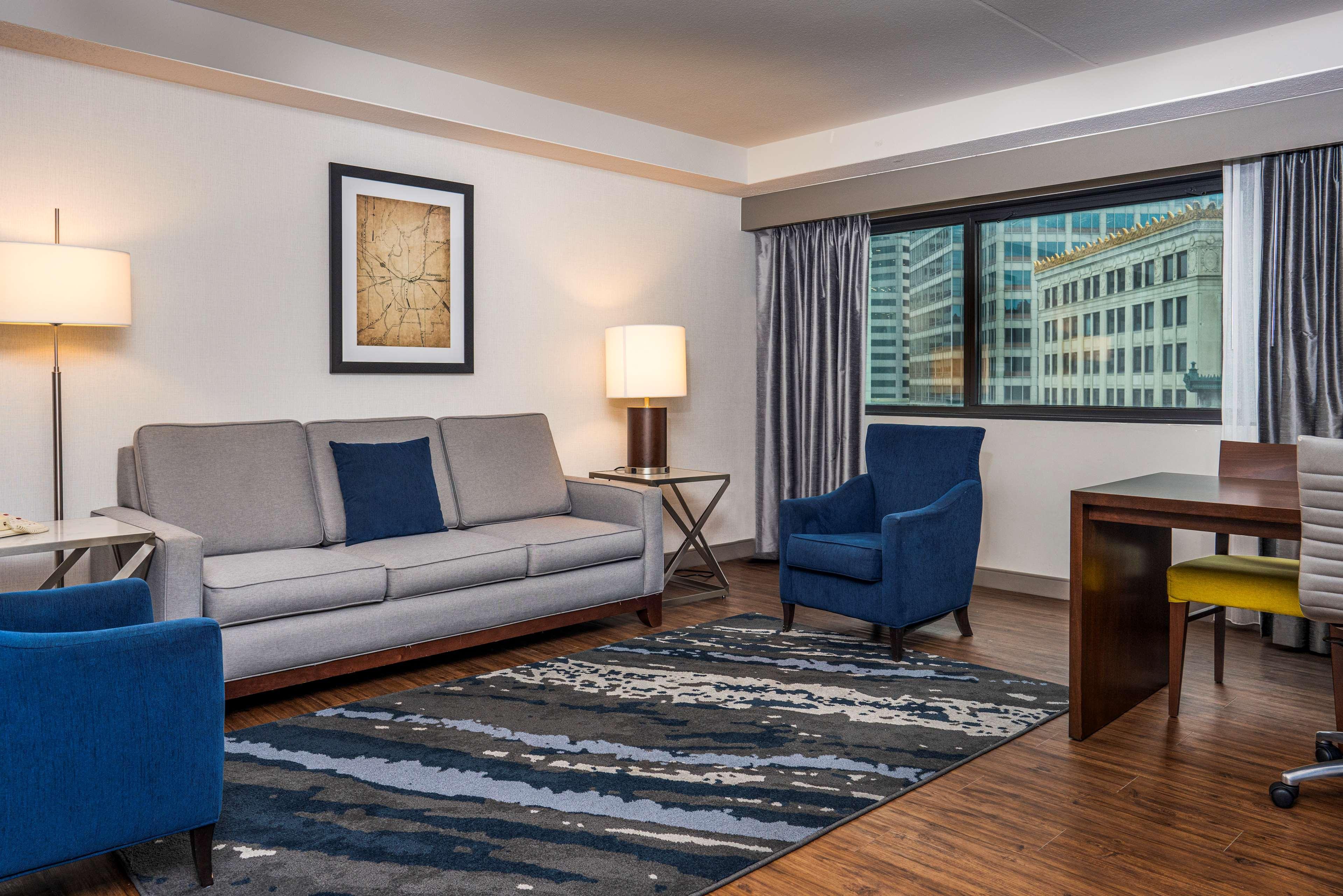 Embassy Suites By Hilton Indianapolis Downtown מראה חיצוני תמונה