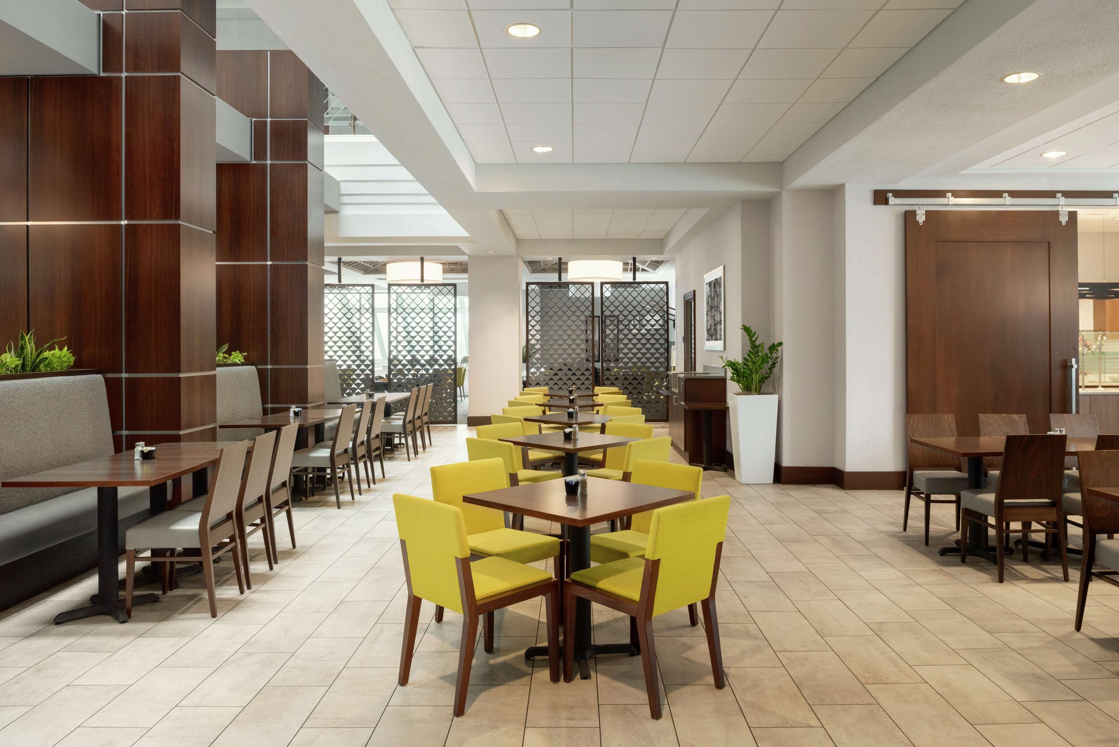 Embassy Suites By Hilton Indianapolis Downtown מראה חיצוני תמונה