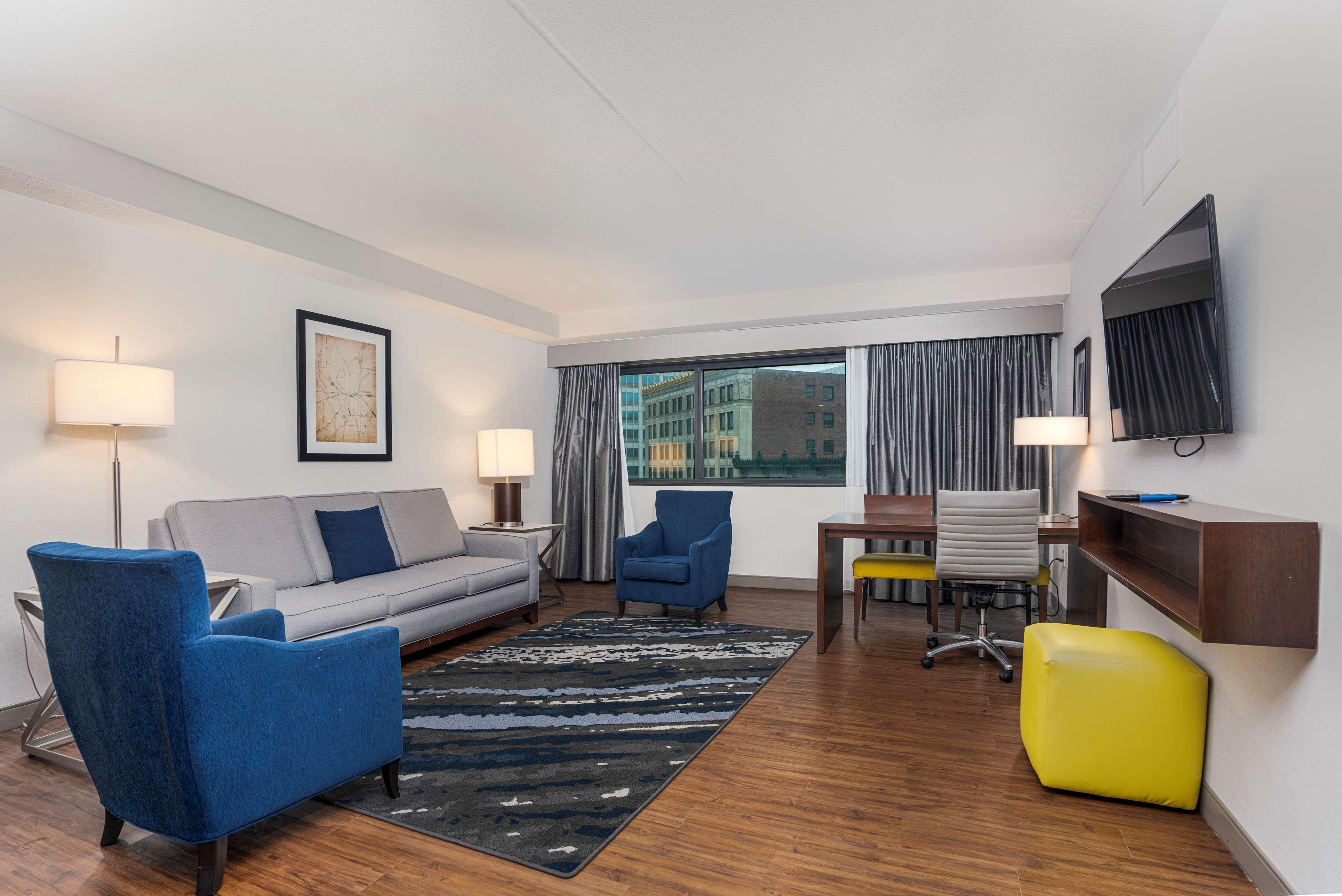 Embassy Suites By Hilton Indianapolis Downtown מראה חיצוני תמונה