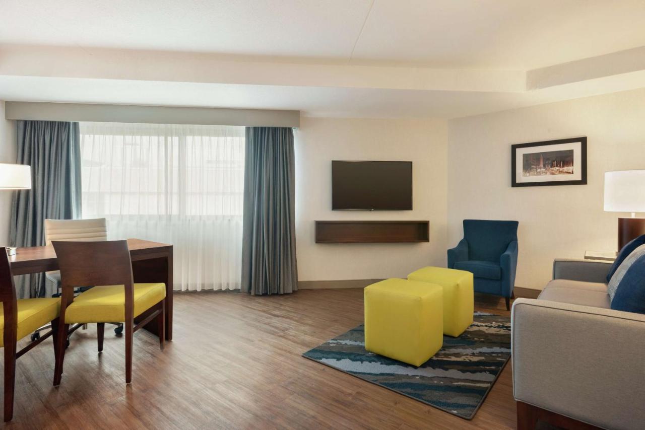 Embassy Suites By Hilton Indianapolis Downtown מראה חיצוני תמונה
