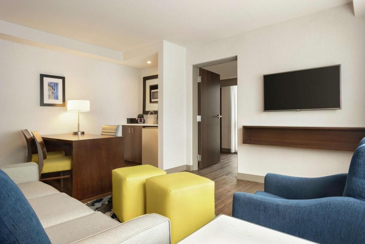 Embassy Suites By Hilton Indianapolis Downtown מראה חיצוני תמונה