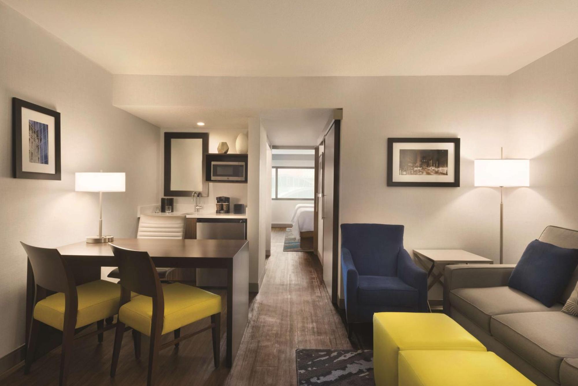 Embassy Suites By Hilton Indianapolis Downtown מראה חיצוני תמונה