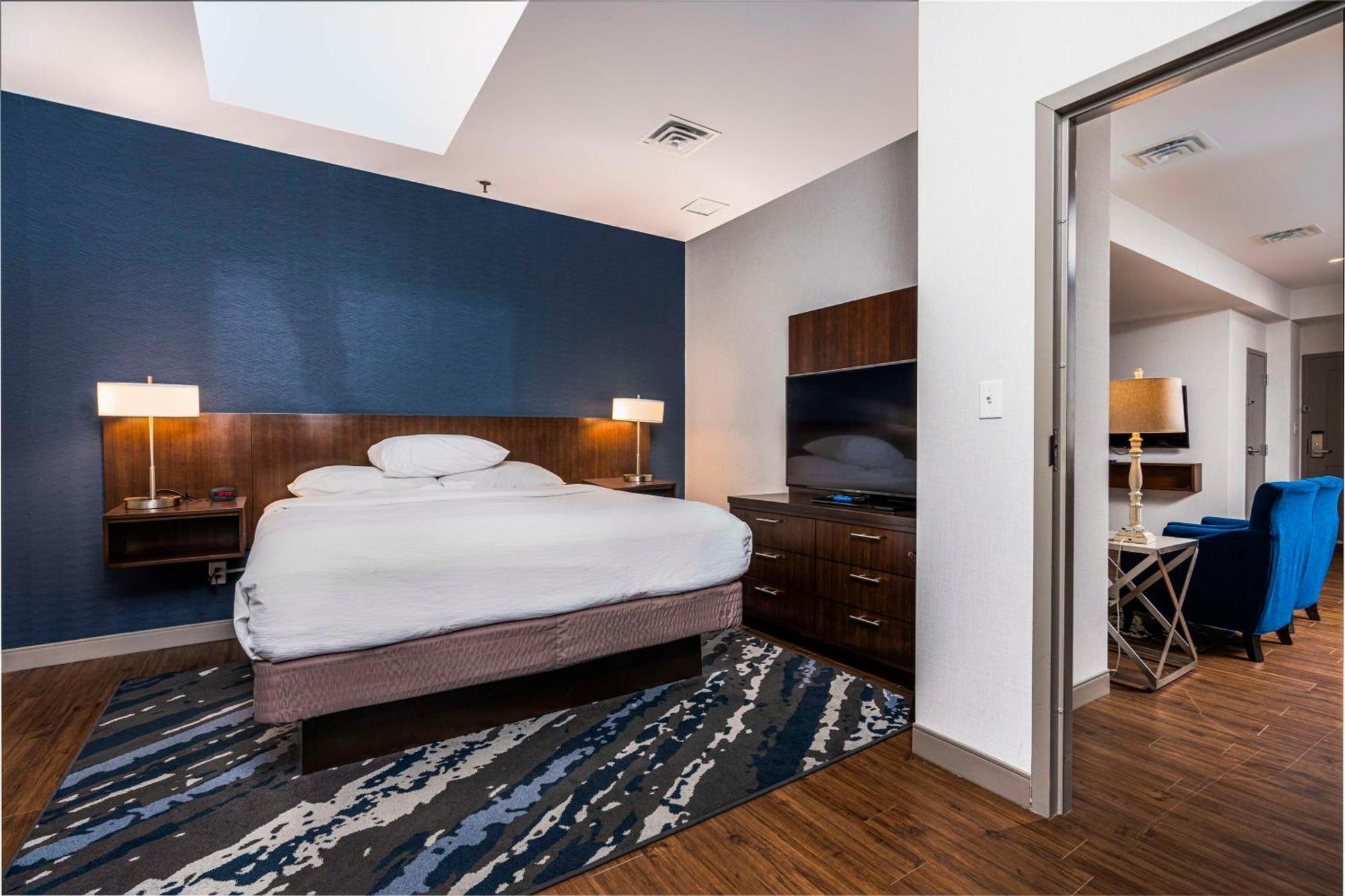 Embassy Suites By Hilton Indianapolis Downtown מראה חיצוני תמונה