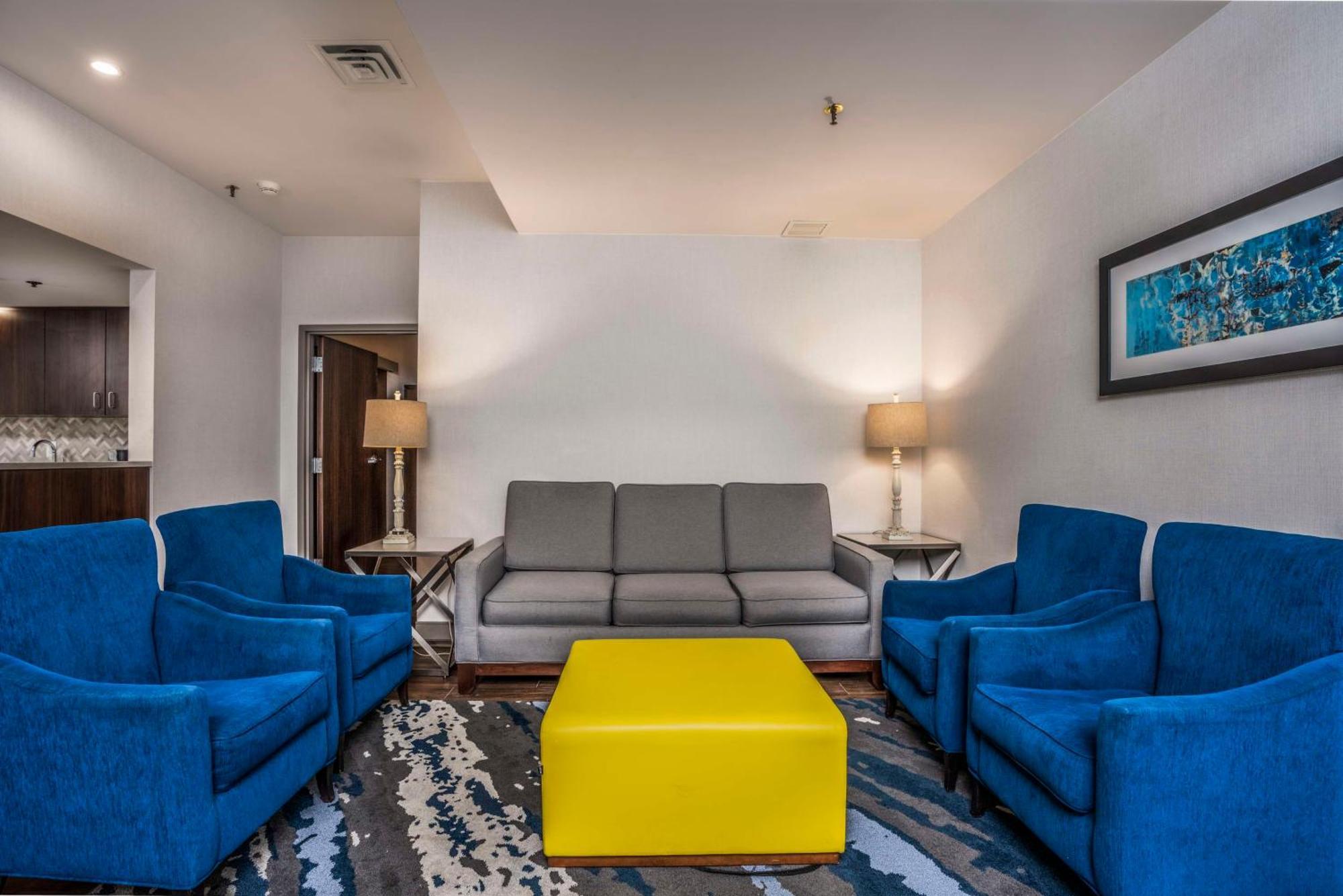 Embassy Suites By Hilton Indianapolis Downtown מראה חיצוני תמונה