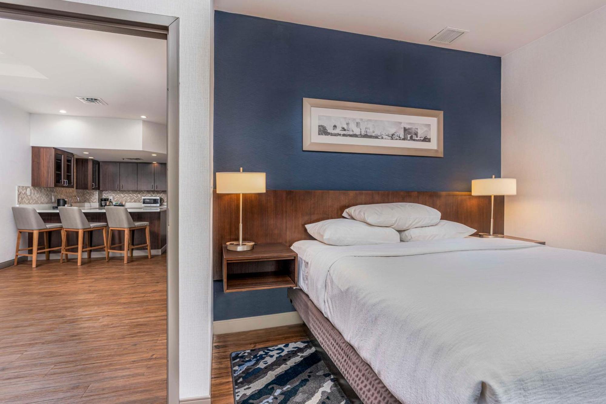 Embassy Suites By Hilton Indianapolis Downtown מראה חיצוני תמונה