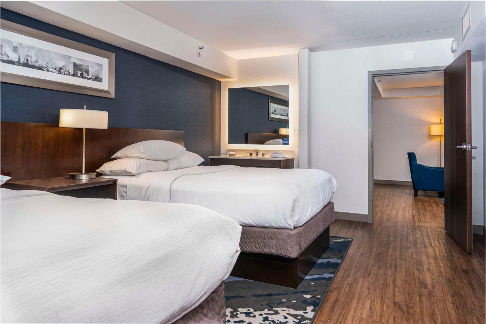 Embassy Suites By Hilton Indianapolis Downtown מראה חיצוני תמונה