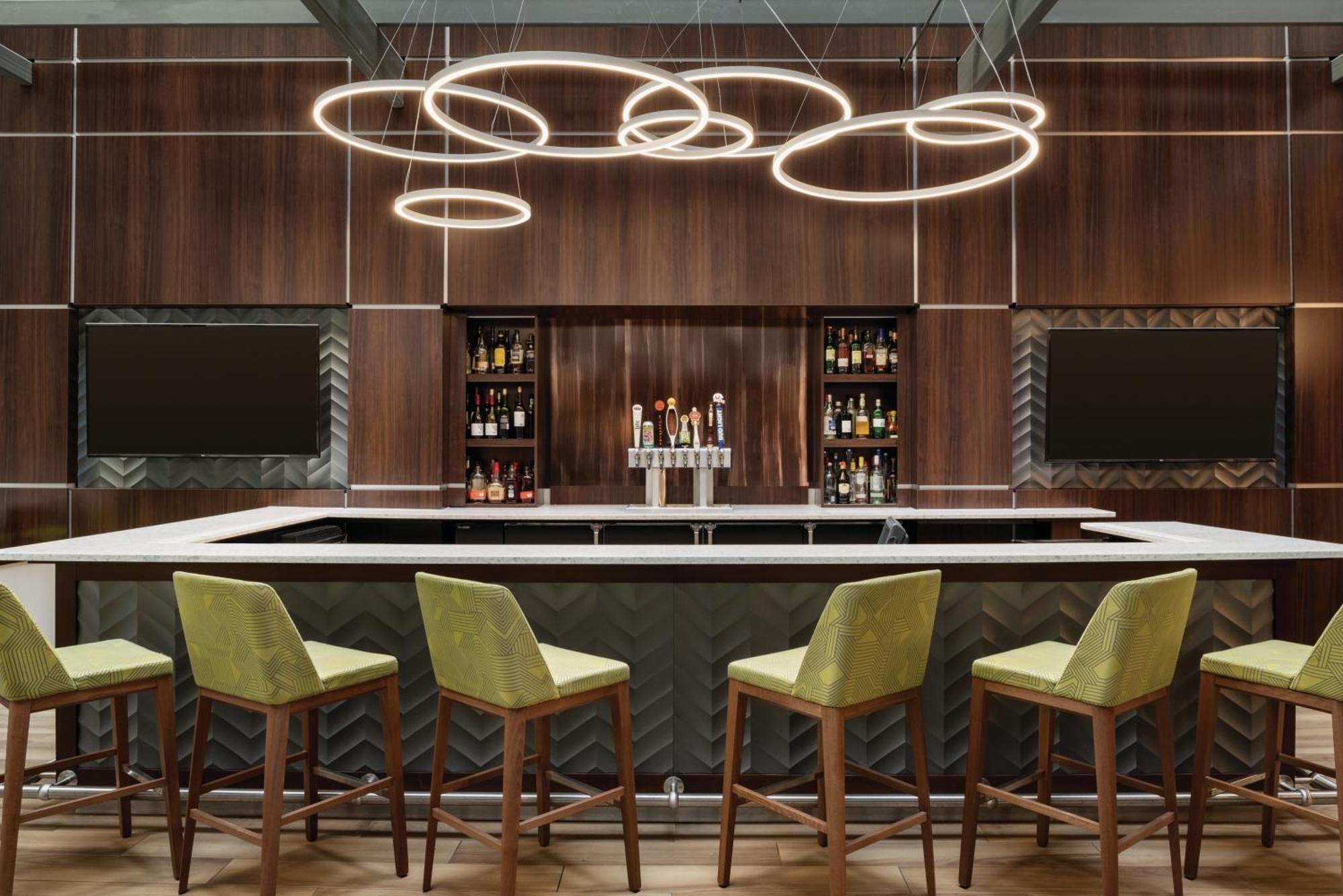 Embassy Suites By Hilton Indianapolis Downtown מראה חיצוני תמונה